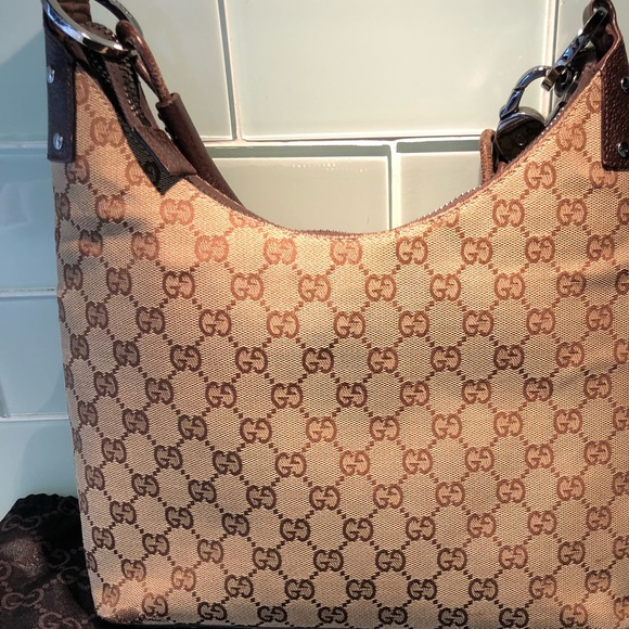 Gucci Handbags - Authentic Gucci purse